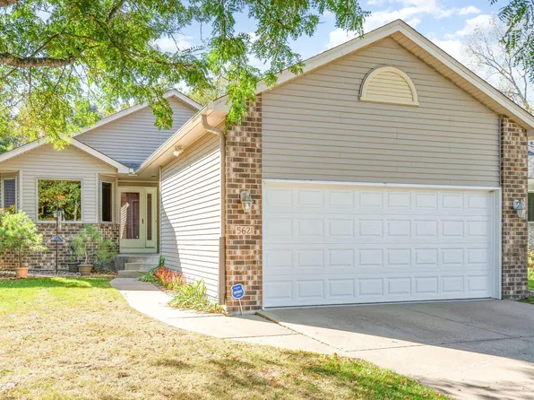 5621 Heather Ridge Ct, Shoreview, MN 55126