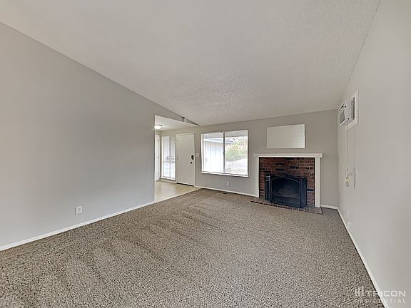 5th image of 788 Glen Molly Dr