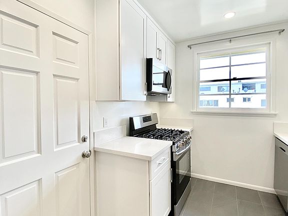 5th image of 1210 Washington Ave #D