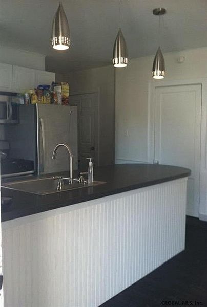 3rd image of 642 MAIN Street