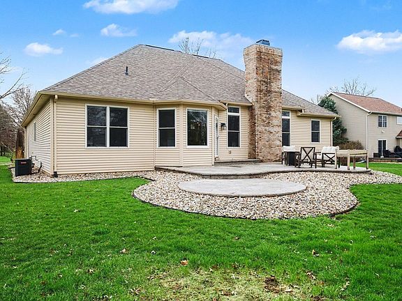 3rd image of 1813 Amberwood Dr