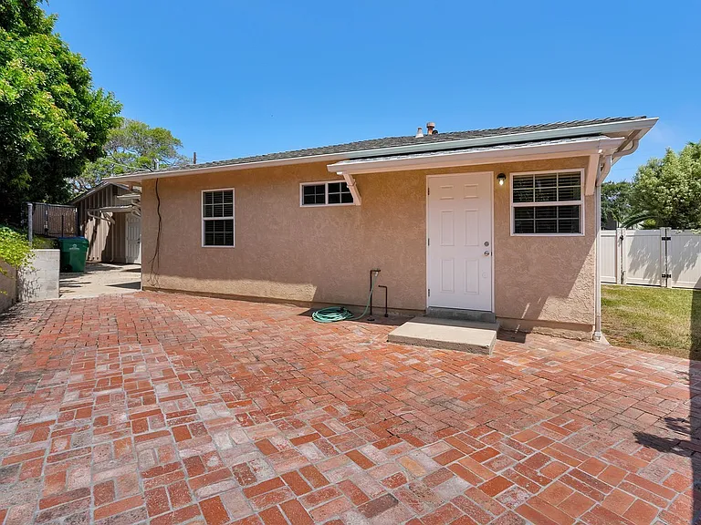 3709 Oleander Dr — Photo 15