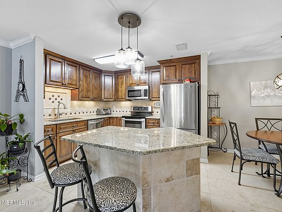 5th image of 3591 KERNAN Boulevard S #409