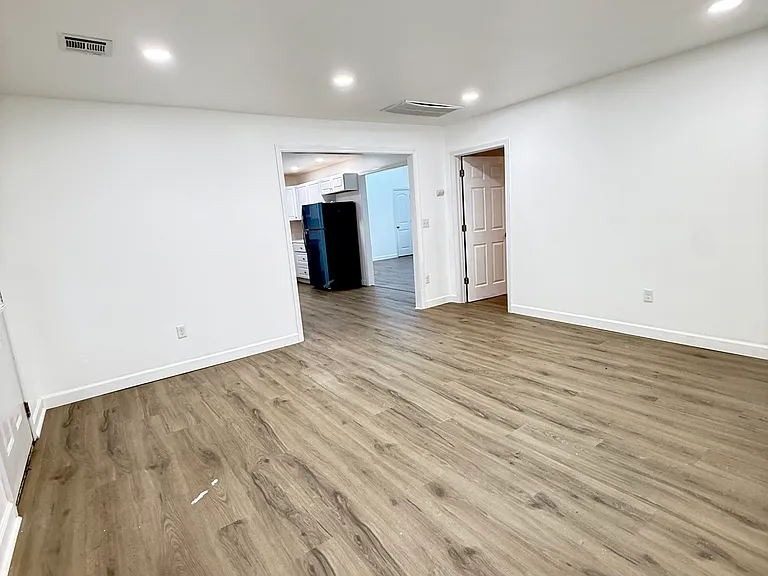 111 Buckhorn Lake Ct — Photo 11