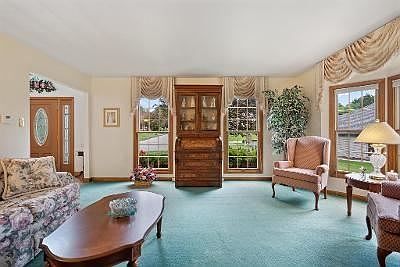 3rd image of 102 Pemberton Pl