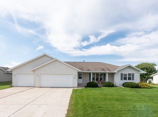 2942 Conesta Dr, Green Bay, WI 54311