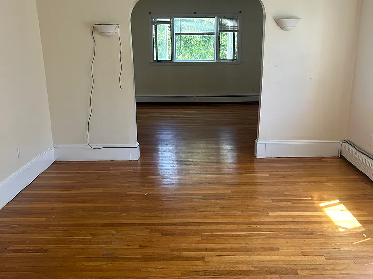 121-123 Clarence St #1 — Photo 1