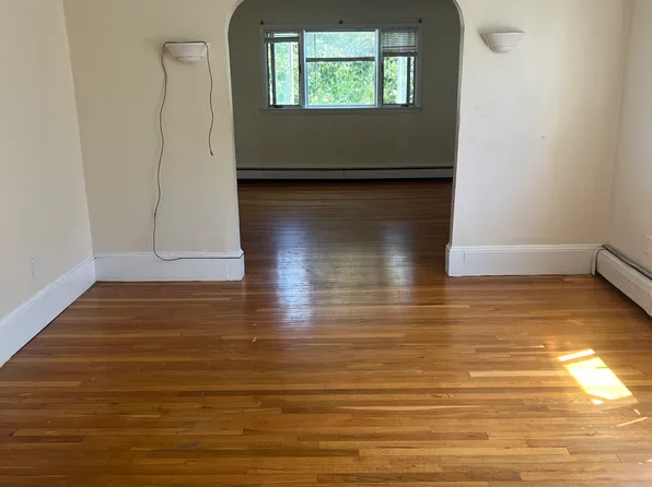 121-123 Clarence St #1, Everett, MA 02149