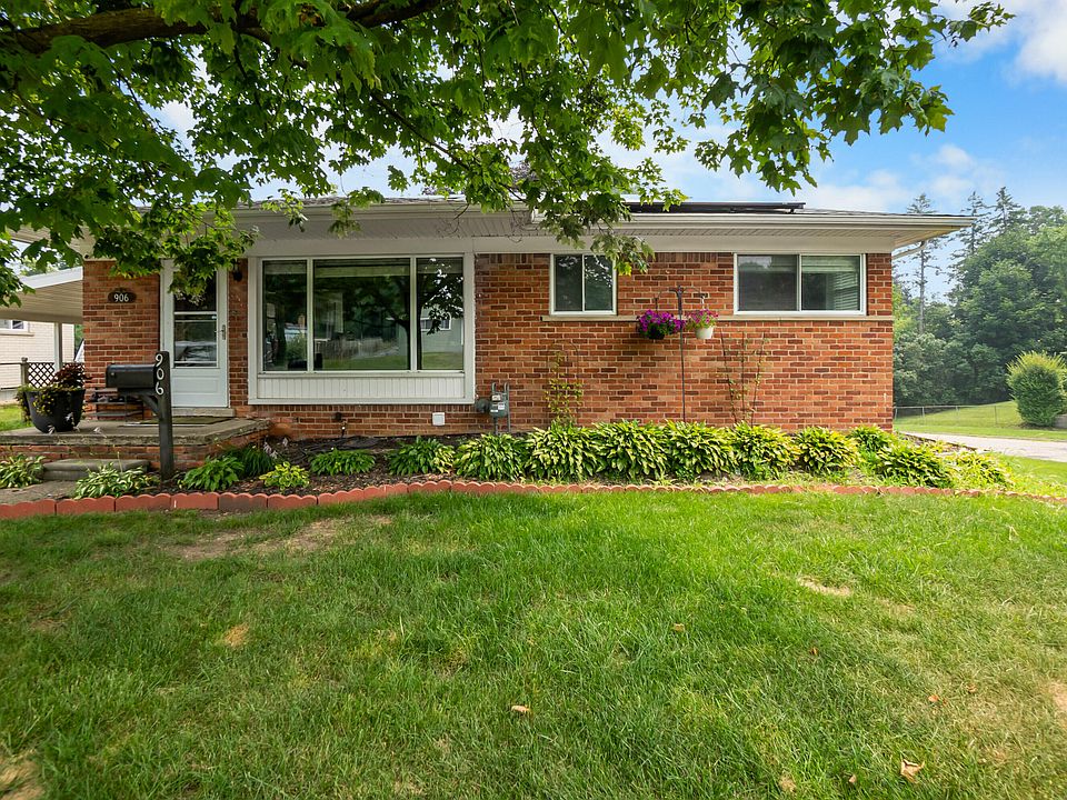 1st image of 906 Squire Ln