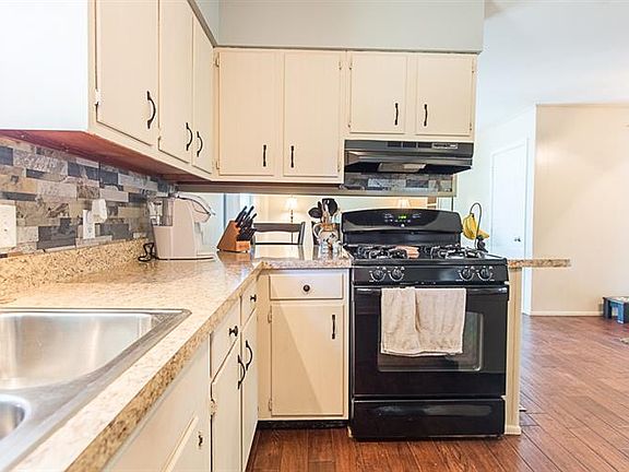 4th image of 1721 Renfrew Dr