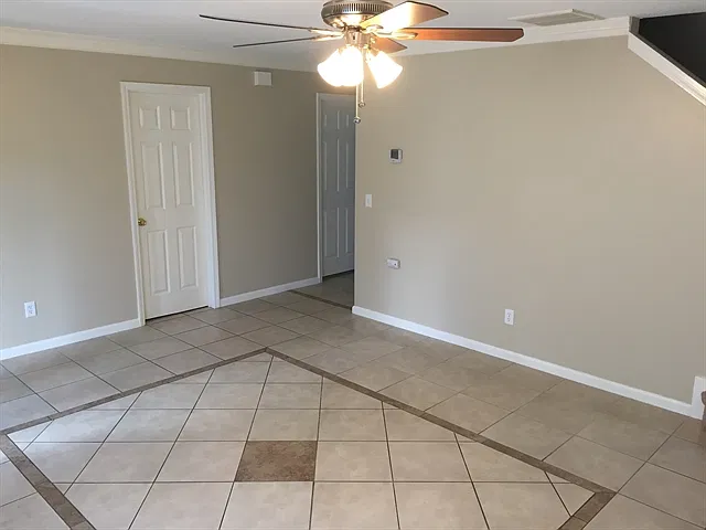 4 bed, 2.5 bath, 1704 sqft, $2,590 — Photo 4