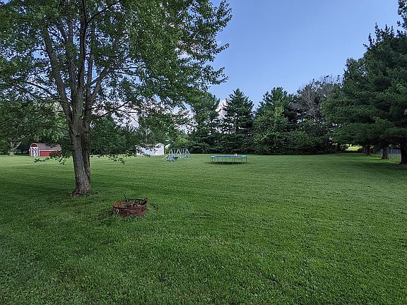 3rd image of 4416 Country Lake Dr