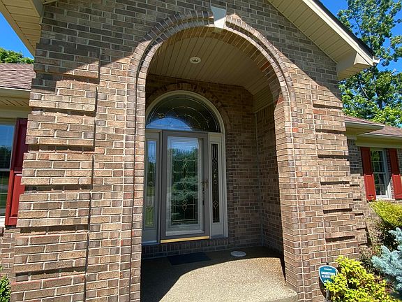 2nd image of 1004 Steeplechase Ct