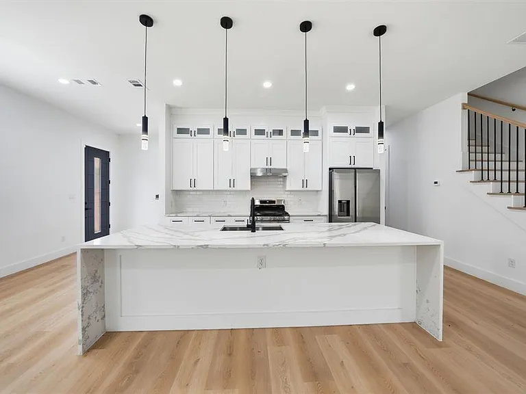 428 N Patton St — Photo 3