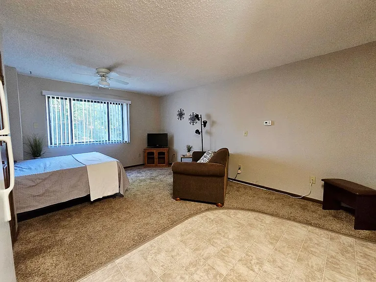Island Place Apartments - On the River — Photo 2