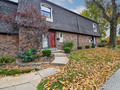 230 Braeshire Dr APT E, Ballwin, MO, 63021