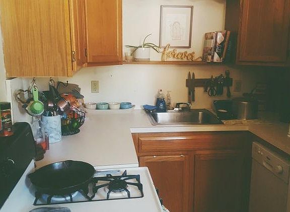 4th image of 402 N Cleveland St