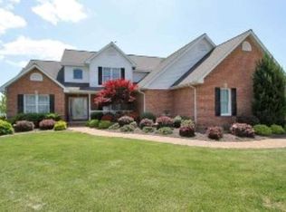 960 Pioneer Ct, Breese, IL 62230