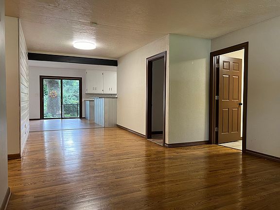 4th image of 2033 S Ventura Ave #2033