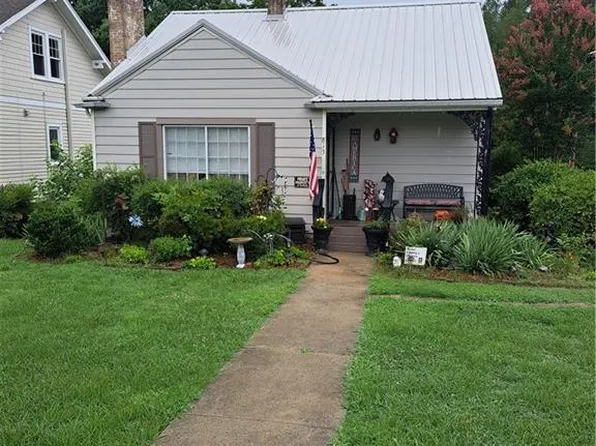 813 Carrick St, High Point, NC 27262