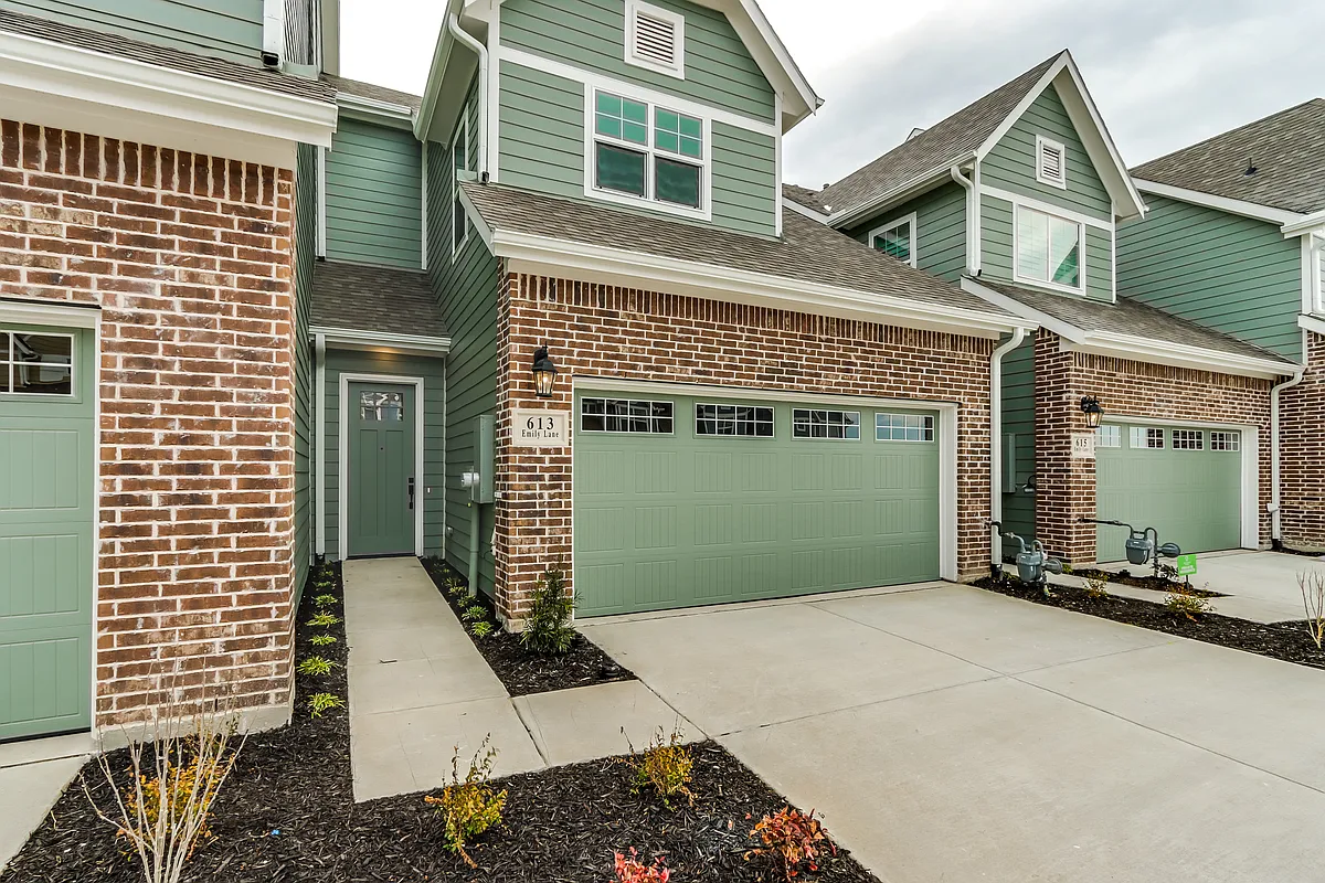 Building Photo - 613 Emily Ln