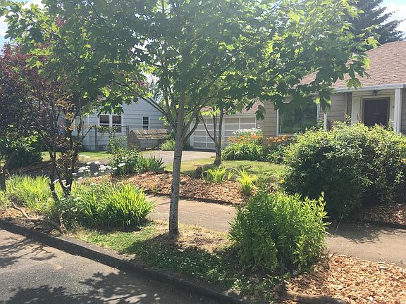 Diagonal/Front of house