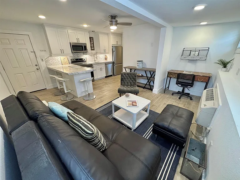 412 Pacific St #11B — Photo 2