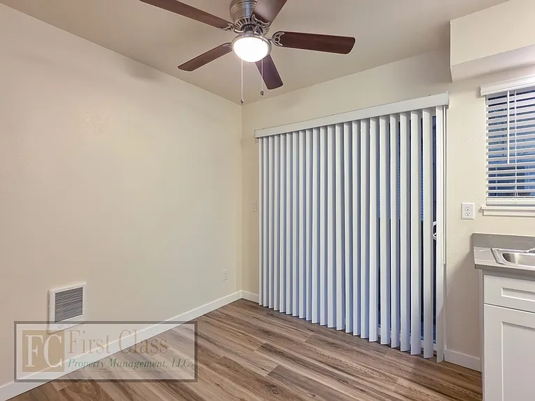 Westview Terrace — Photo 31