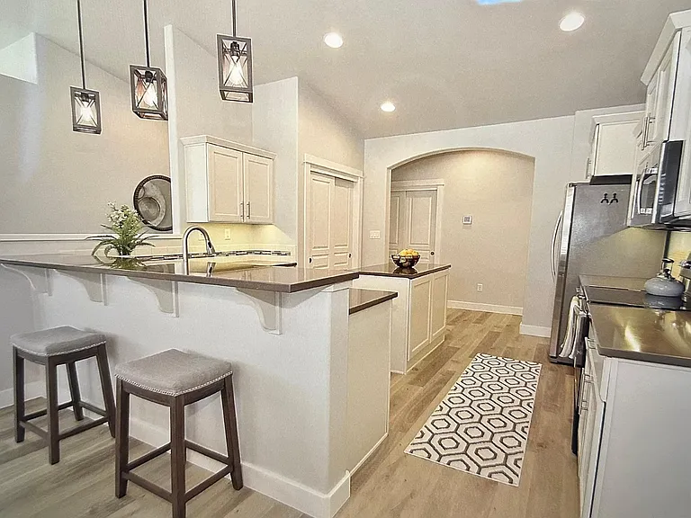 2116 E Melwood St — Photo 8