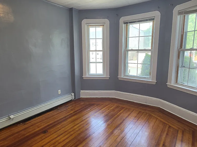 541 Bennington St #1 — Photo 7