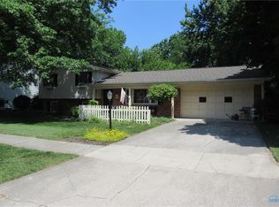 882 Bexley Dr, Perrysburg, OH 43551