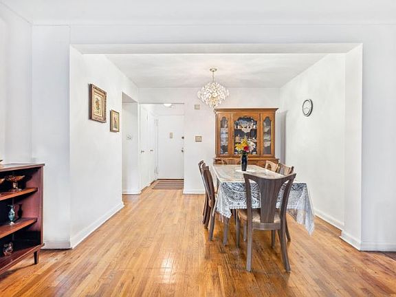 2nd image of 1717 E 18th St APT 1A