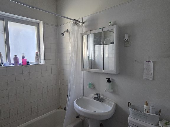 4th image of 3050 W Berteau Ave #2