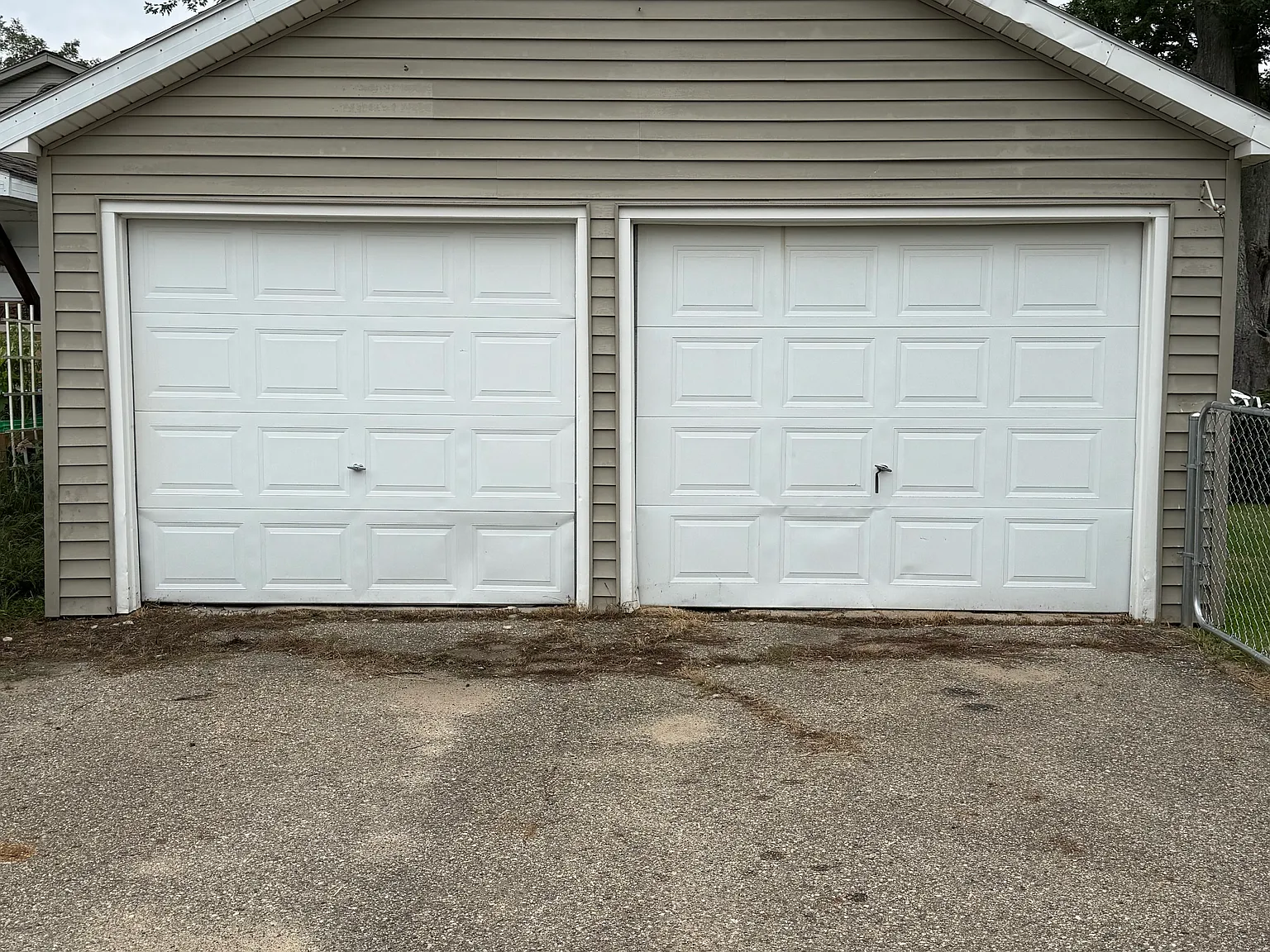 3 bed, 2500 sqft, $1,700 — Photo 2