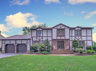 9 Redwood Dr, Marlboro, NJ 07746