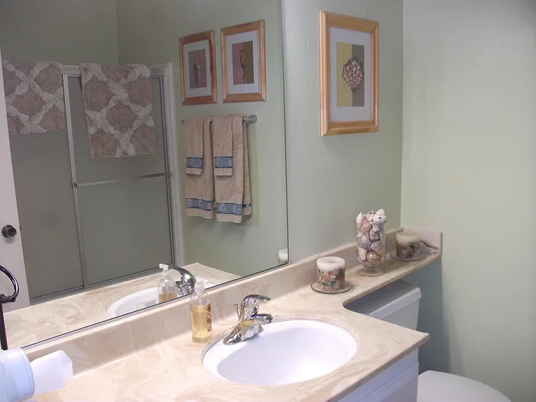 49225 Eisenhower Dr #49225 — Photo 10