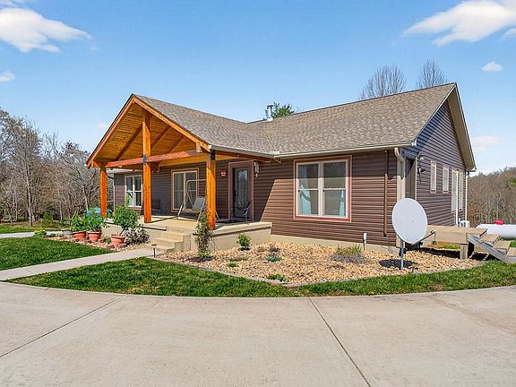3rd image of 138 Effie Allen Ln