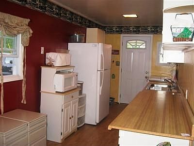 3rd image of 353 Belmont Ave
