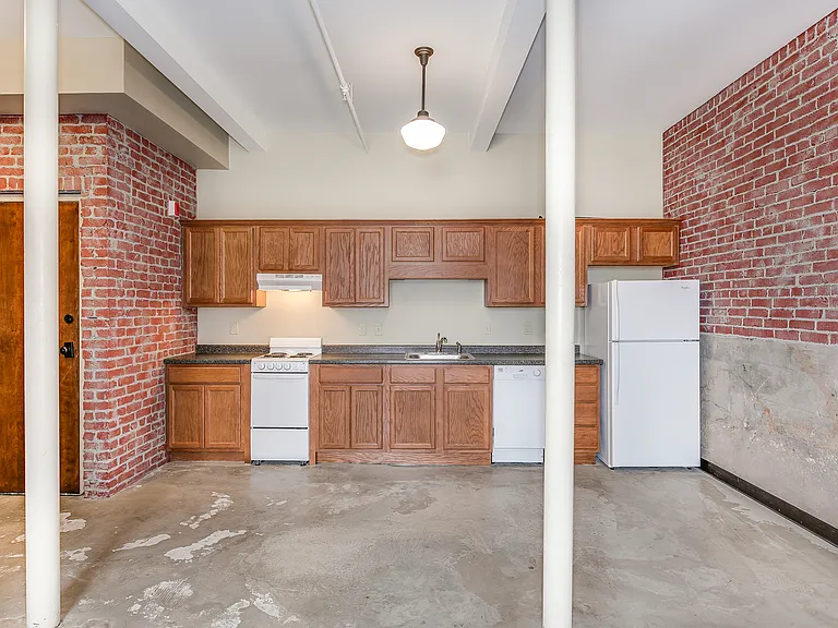 Sunnyside Apartments — Photo 3
