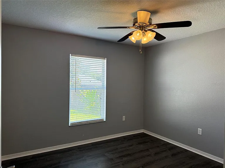16212 Coopers Hawk Ave — Photo 10
