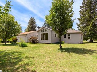 3703 S Carmean Rd, Thompsonville, MI 49683