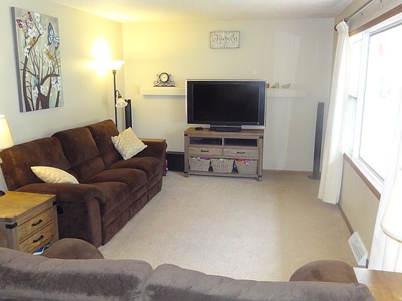 2nd image of 1802 Sussex Ct