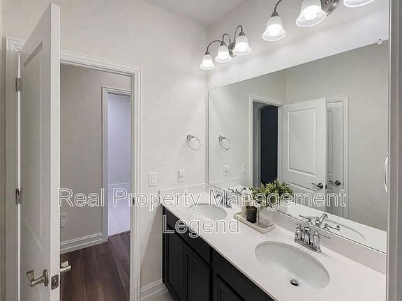 5th image of 2812 Ranger Ln