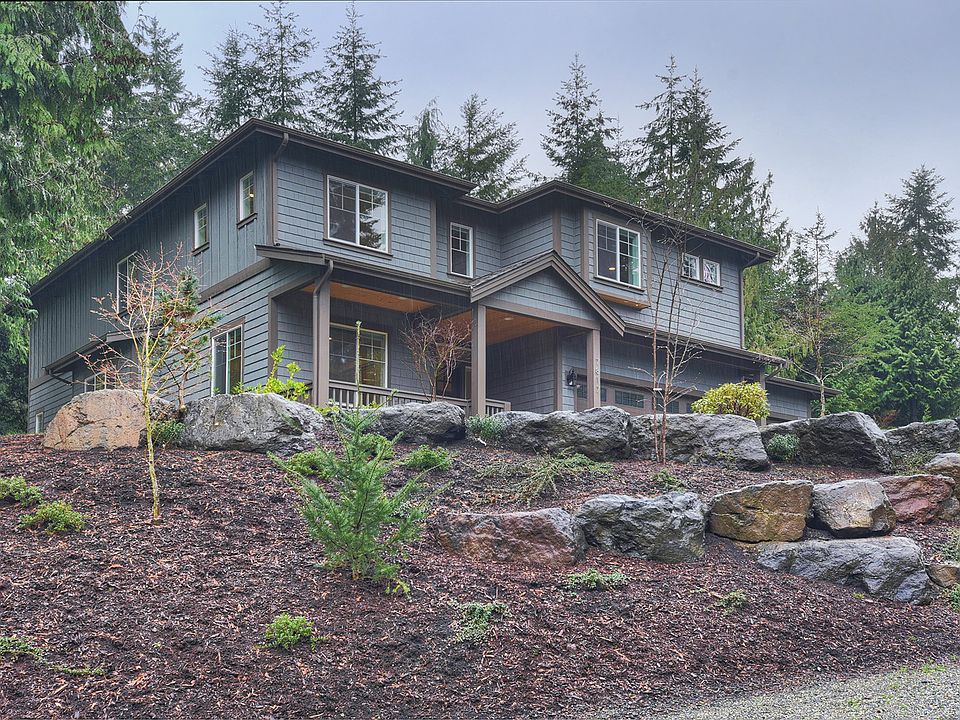 7817 NE Ledgestone Loop