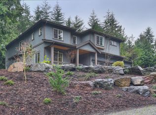 7817 Ledge Stone Loop NE, Bainbridge Island, WA 98110