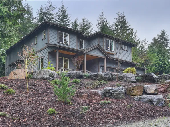 7817 Ledge Stone Loop NE, Bainbridge Island, WA 98110