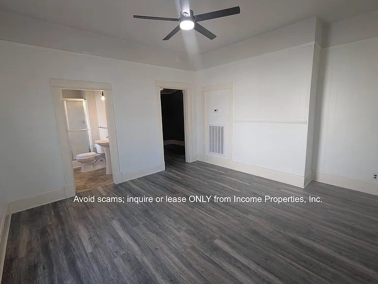 209 S Greenwood St — Photo 10