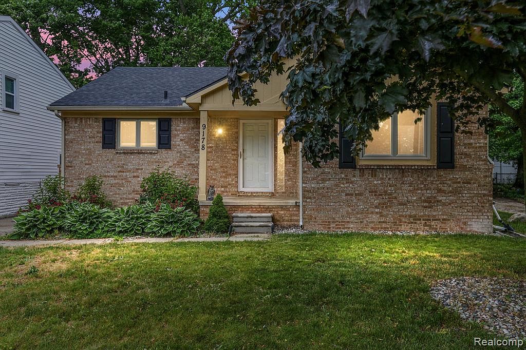 9178 Deering St, Livonia, MI 48150 Zillow