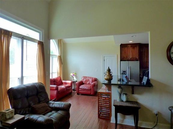 4th image of 17 Mary Grace Ln