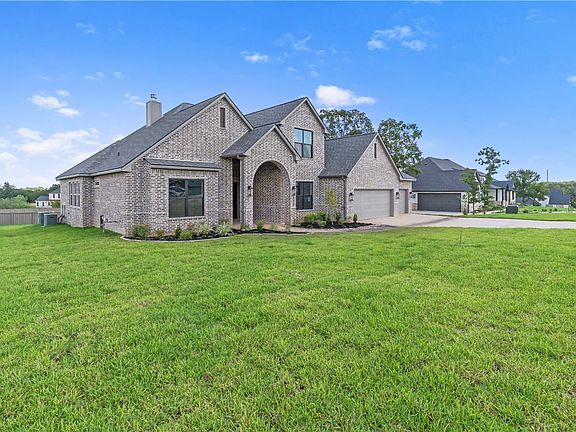 3rd image of 4401 Williams Creek Dr
